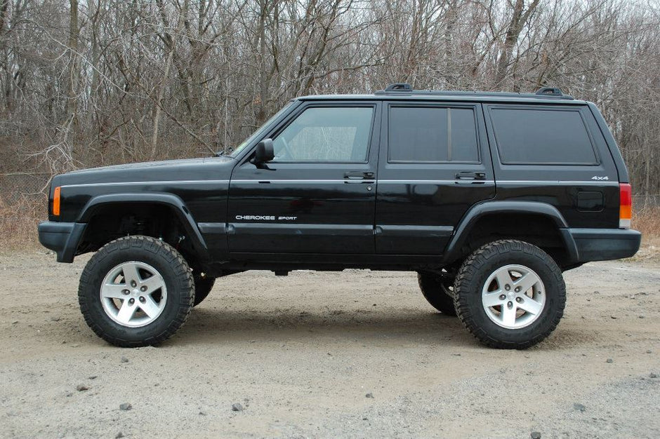 Clayton Off Road Premium 4.5 Inch Short Arm Suspension Lift Kit for 1984-2001 Jeep Cherokee XJ