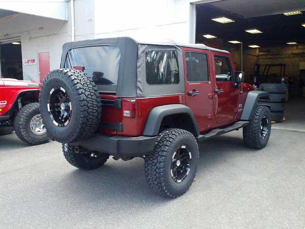Clayton Off Road Premium 3.5 Inch Short Arm Suspension Lift Kit for 2007-2018 Jeep Wrangler JK 2-Door and 4-Door
