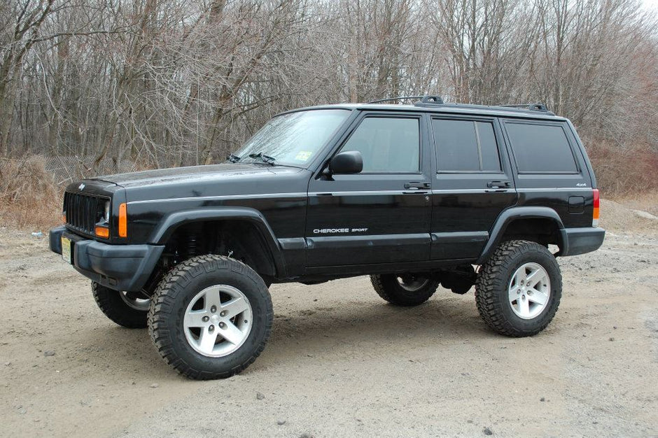 Clayton Off Road Overland+ 4.5 Inch Short Arm Suspension Lift Kit for 1984-2001 Jeep Cherokee XJ