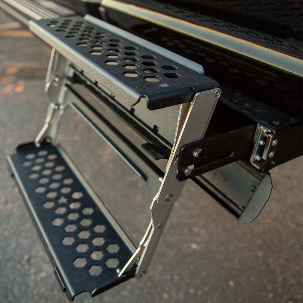 Rock Slide Engineering R-STEP 16-Inch Bed Step Stainless Steel