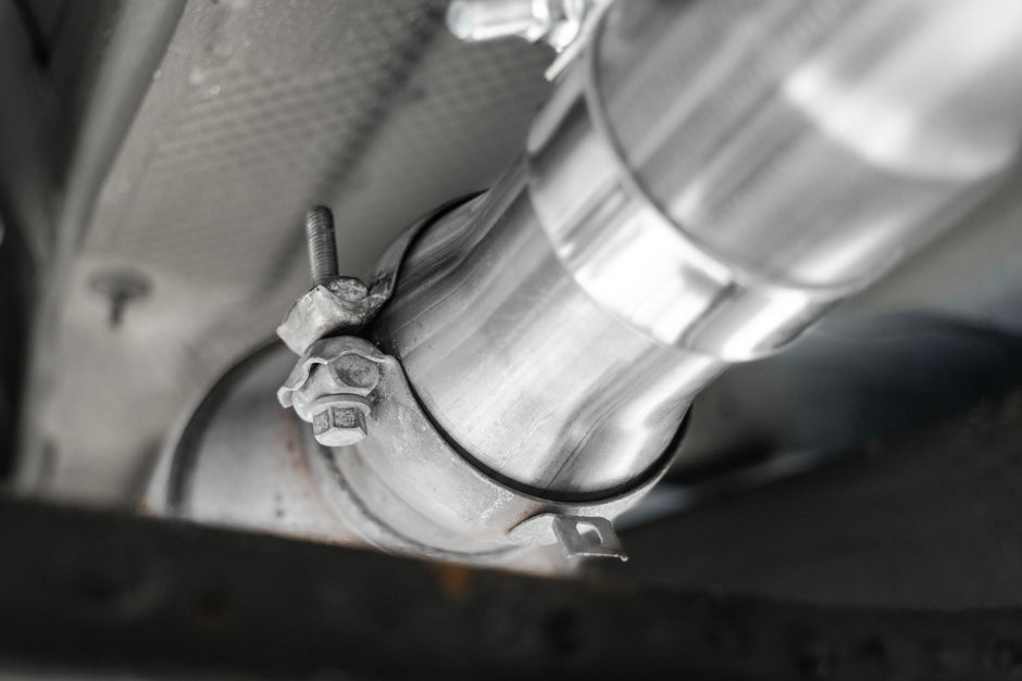 MBRP 3-Inch Cat-Back Exhaust Single Side Armor Lite 5.3L/6.2L Gas 2015-2020 Cadillac Escalade/Escalade ESV; 2015-2020 Chevy Suburban/Tahoe; 2015-2020 GMC Yukon/Yukon XL