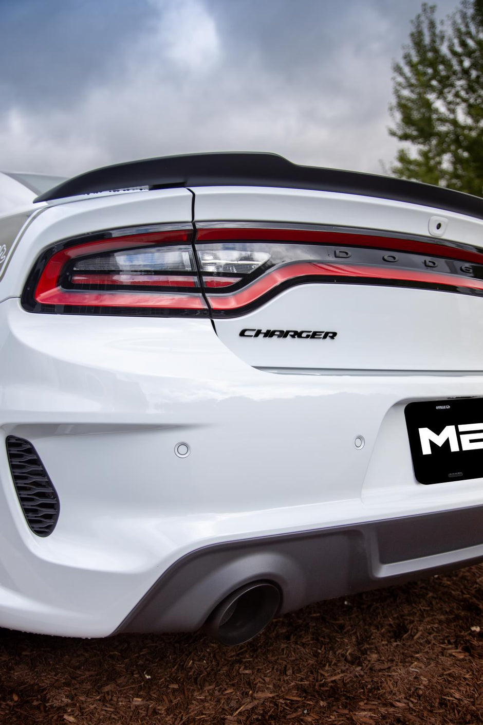 MBRP Exhaust Tip Angle Cut T304 Stainless Steel 5.7L/6.2L/6.4L 2015-2023 Dodge Charger; 2018-2026 Dodge Durango Polished Black